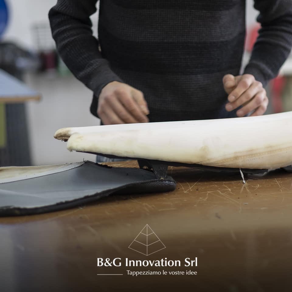 Lavorazione seggio moto artigianale